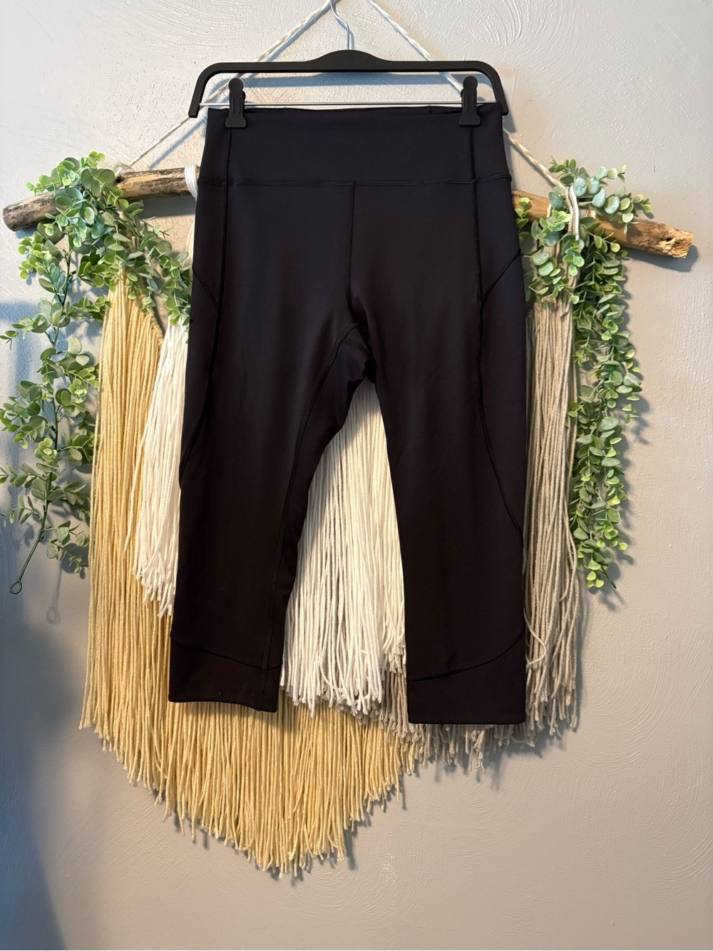 lululemon athletica Black Cropped High-Rise Performance Capris